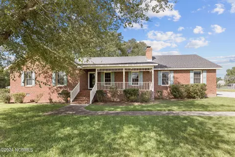 1212 Red Oak Rd, Nashville, NC 27856