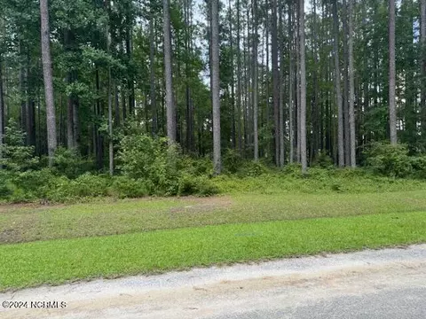 339 Port Dr, Oriental, NC 28571