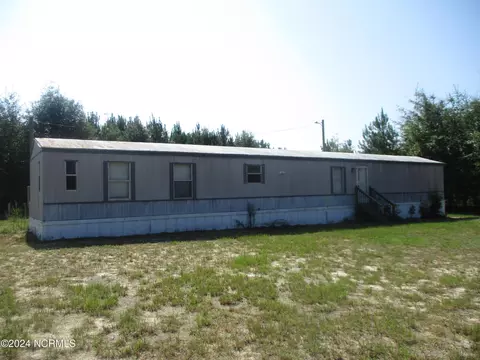 6567 Crestline Rd, Laurinburg, NC 28352
