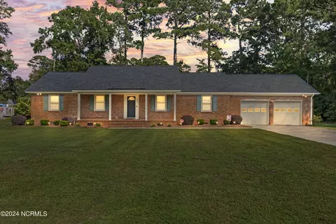 4237 Wildwood Dr, Ayden, NC 28513