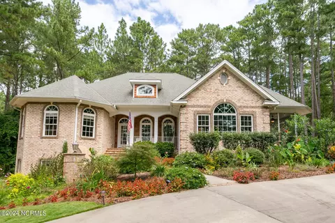 112 Glen Cove Ln, West End, NC 27376