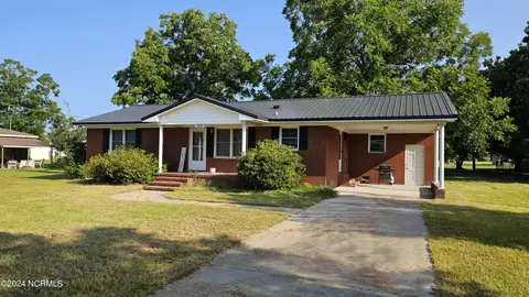 305 Fire Tower Rd, La Grange, NC 28551