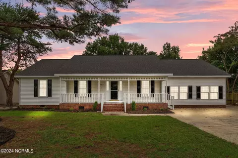 702 Peed Dr, Greenville, NC 27834