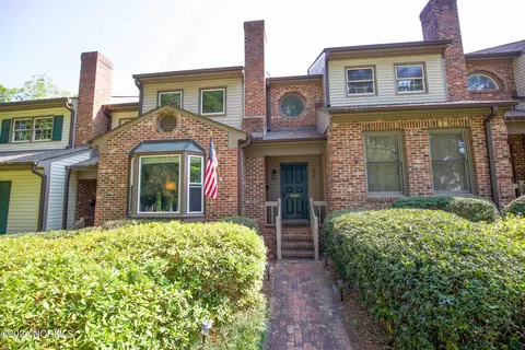 229 E New York Ave, Southern Pines, NC 28387