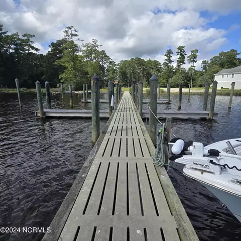 208 Shore Dr E, Oriental, NC 28571 photo 10