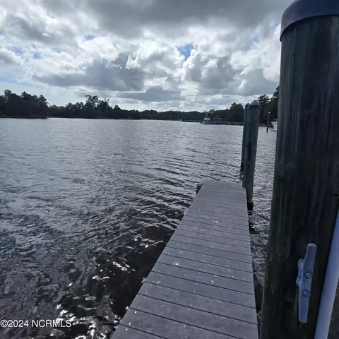 208 Shore Dr E, Oriental, NC 28571 photo 9