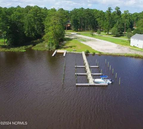 208 Shore Dr E, Oriental, NC 28571 photo 16