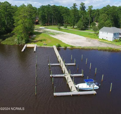 208 Shore Dr E, Oriental, NC 28571 photo 17