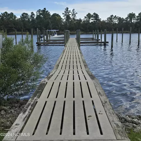 208 Shore Dr E, Oriental, NC 28571 photo 8