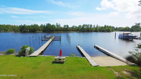208 Shore Dr E, Oriental, NC 28571 photo 6