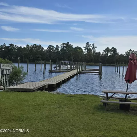 208 Shore Dr E, Oriental, NC 28571 photo 7