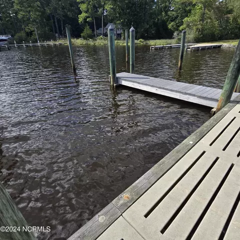 208 Shore Dr E, Oriental, NC 28571 photo 11