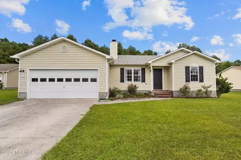 114 Howell Dr, Jacksonville, NC 28540