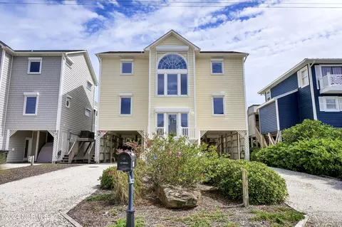 1103 Ocean Blvd, Topsail Beach, NC 28445