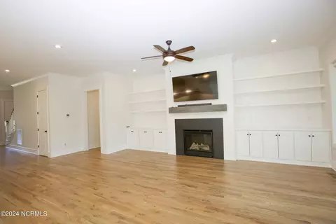 Living - 32 Ballybunion Ln, Pinehurst, NC 28374 photo 7 of 11