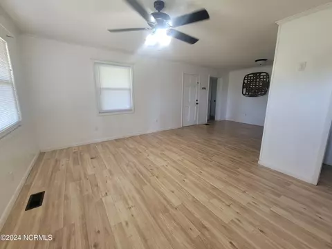 Living - 70 Cabbage Patch Rd, Clinton, NC 28328 photo 1 of 3
