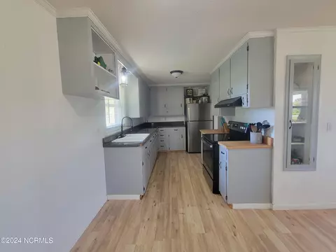 Kitchen - 70 Cabbage Patch Rd, Clinton, NC 28328 photo 1 of 3