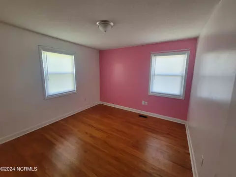 Bedroom - 70 Cabbage Patch Rd, Clinton, NC 28328 photo 2 of 2