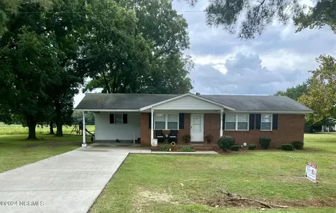 70 Cabbage Patch Rd, Clinton, NC 28328