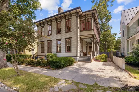 616-618 E Front St, New Bern, NC 28560