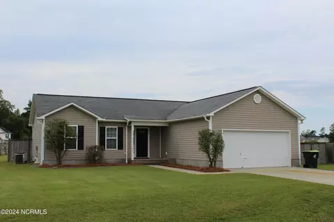 301 Haywood Dr, Richlands, NC 28574
