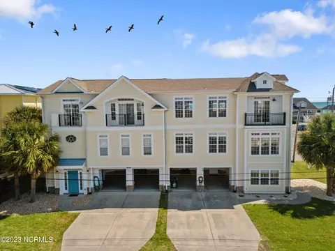 302 N 3rd Ave #B, Kure Beach, NC 28449
