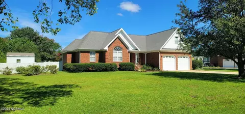 207 Lake Ridge Dr, Goldsboro, NC 27530