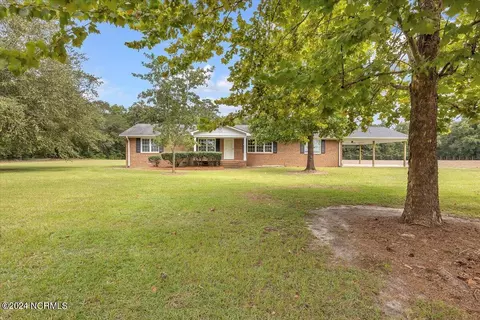 Exterior - 17489 Nc Highway 210 E, Ivanhoe, NC 28447 photo 2 of 11
