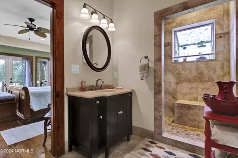 Bath - 722 Bay Harbor Dr, Hampstead, NC 28443 photo 1 of 6