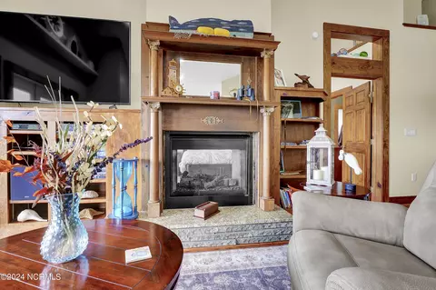 Living - 722 Bay Harbor Dr, Hampstead, NC 28443 photo 1 of 3