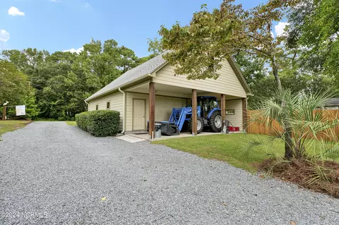 Exterior - 722 Bay Harbor Dr, Hampstead, NC 28443 photo 19 of 20