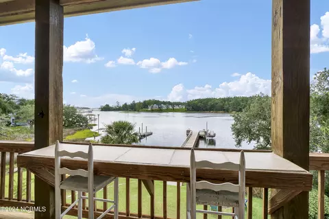 Exterior - 722 Bay Harbor Dr, Hampstead, NC 28443 photo 14 of 20