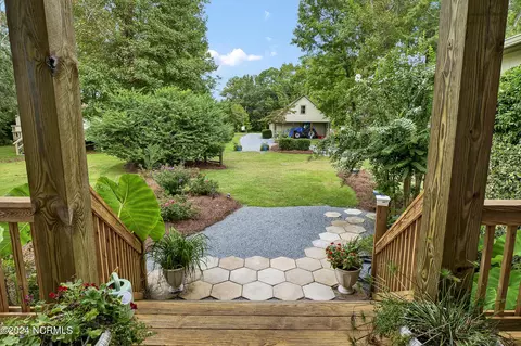 Exterior - 722 Bay Harbor Dr, Hampstead, NC 28443 photo 7 of 20