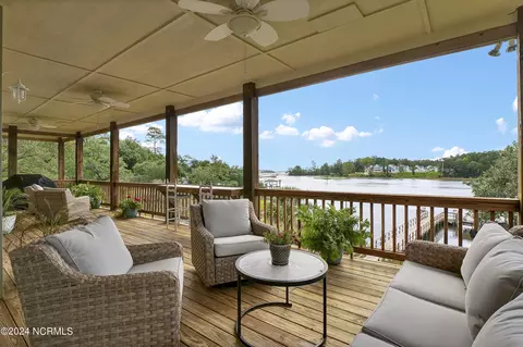 Exterior - 722 Bay Harbor Dr, Hampstead, NC 28443 photo 11 of 20