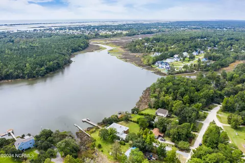 View/Area - 722 Bay Harbor Dr, Hampstead, NC 28443 photo 8 of 15