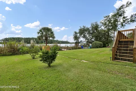 Exterior - 722 Bay Harbor Dr, Hampstead, NC 28443 photo 17 of 20