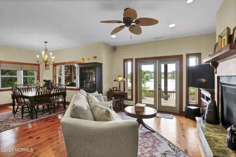 Dining - 722 Bay Harbor Dr, Hampstead, NC 28443 photo 1 of 3