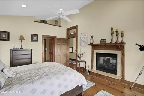 Bedroom - 722 Bay Harbor Dr, Hampstead, NC 28443 photo 8 of 10