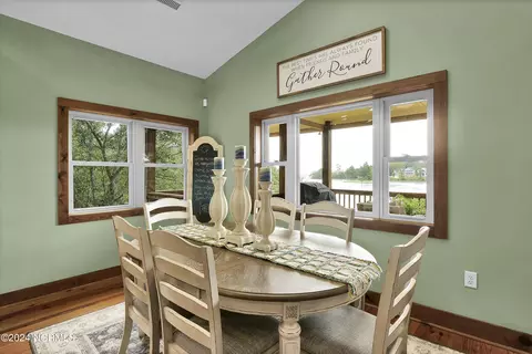 Dining - 722 Bay Harbor Dr, Hampstead, NC 28443 photo 3 of 3