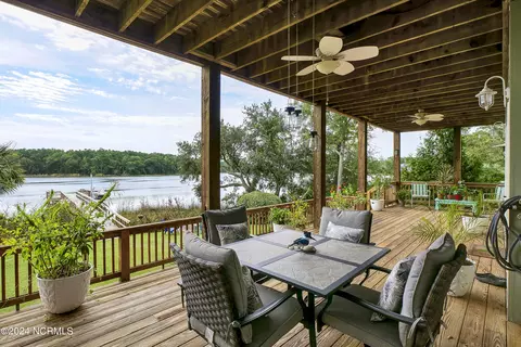 Exterior - 722 Bay Harbor Dr, Hampstead, NC 28443 photo 13 of 20