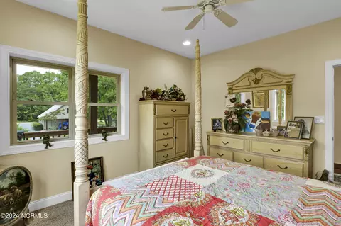 Bedroom - 722 Bay Harbor Dr, Hampstead, NC 28443 photo 10 of 10