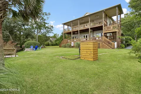Exterior - 722 Bay Harbor Dr, Hampstead, NC 28443 photo 2 of 20