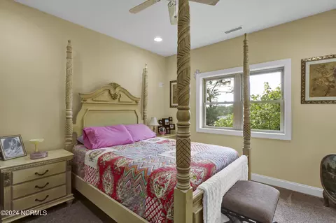 Bedroom - 722 Bay Harbor Dr, Hampstead, NC 28443 photo 9 of 10
