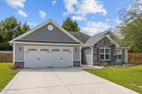 702 Meeting Park Ln, Swansboro, NC 28584