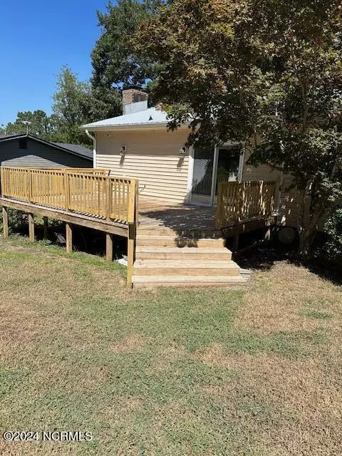 Exterior - 5 Cherokee Dr, Hubert, NC 28539 photo 6 of 7