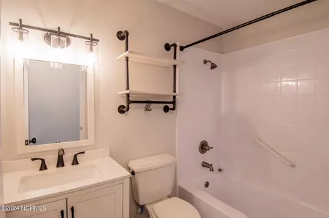 Bath - 5 Cherokee Dr, Hubert, NC 28539 photo 1 of 2