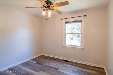 Bedroom - 5 Cherokee Dr, Hubert, NC 28539 photo 1 of 4