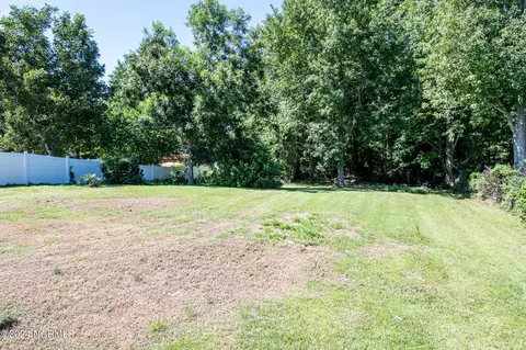 Exterior - 5 Cherokee Dr, Hubert, NC 28539 photo 5 of 7