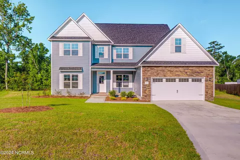 511 Orchard Creek Dr, Richlands, NC 28574