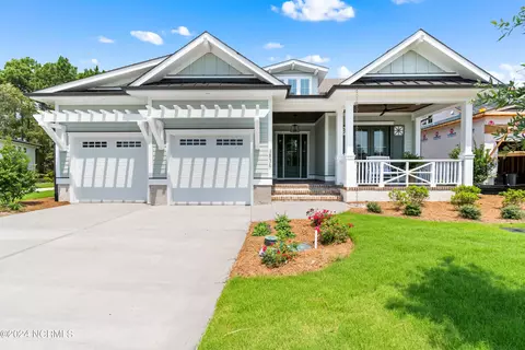3840 Reserve Club Dr, Southport, NC 28461